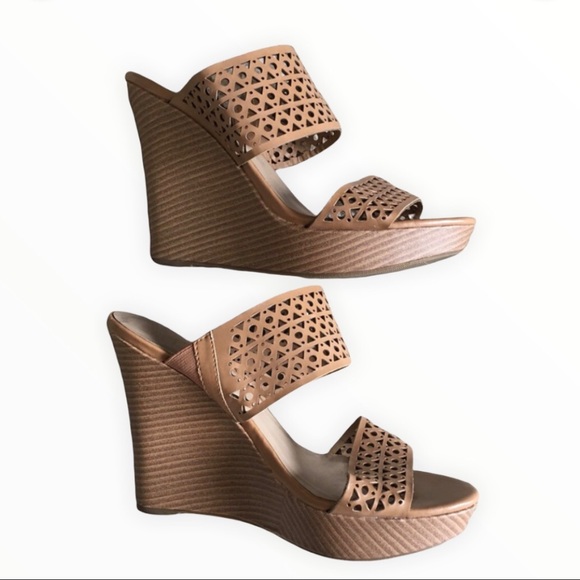 Sbicca Shoes - 🔴Tan Wedge Sandal